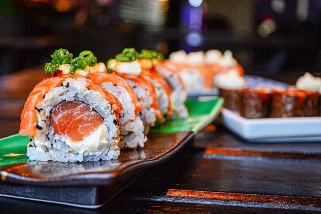 Maki sushi vs nigiri sushi